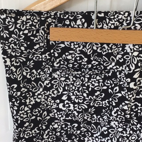 Land’N Sea flowered shorts - Picture 4 of 8